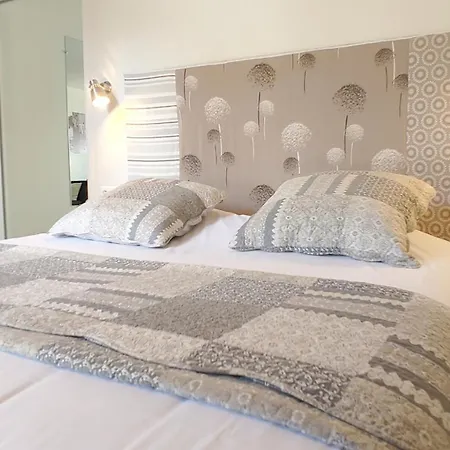 Bed & Breakfast Le Relais Des 4 Saisons - D'hotes Parking Gratuit 3*